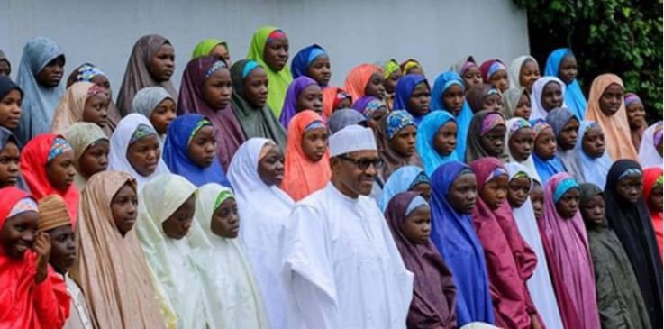 Photos Of President Buhari Meeting With Freed Dapchi Girls