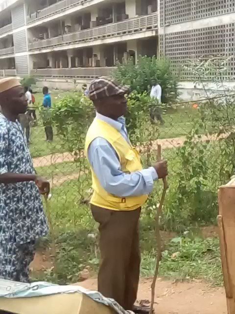 OAU: School Security Operatives turn “GOONS” As They Chase Students With Sticks And Weapons (Photos + Video)