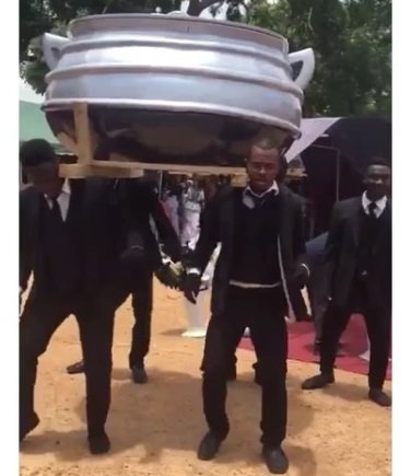 Popular Food Vendor Buried In A Pot-like Coffin (Photo & Video)