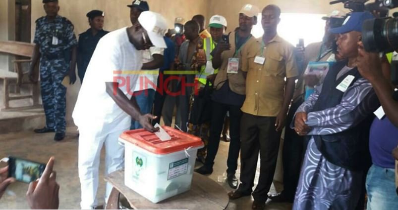 EKITI ELECTION UPDATE: PDP Candidate, Olusola Eleka, Manually Vote As Card Reader Fails