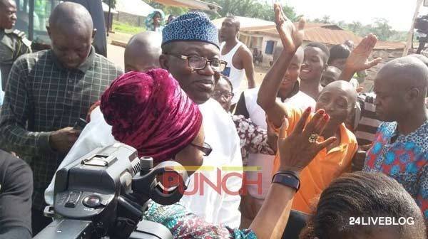 Ekiti Election 2018: ‘I Can’t Afford To Lose Her Vote’, Fayemi Cries Out, As Card Reader Rejects Wife’s PVC