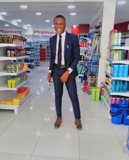 Nigerian Man With Hips and Big Backside Goes Viral on the Internet (Photo)