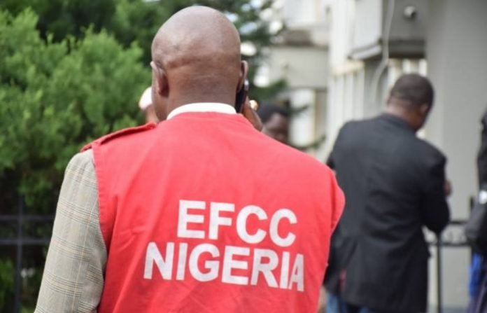 EFCC arrests man with $207,000 at Kano airport