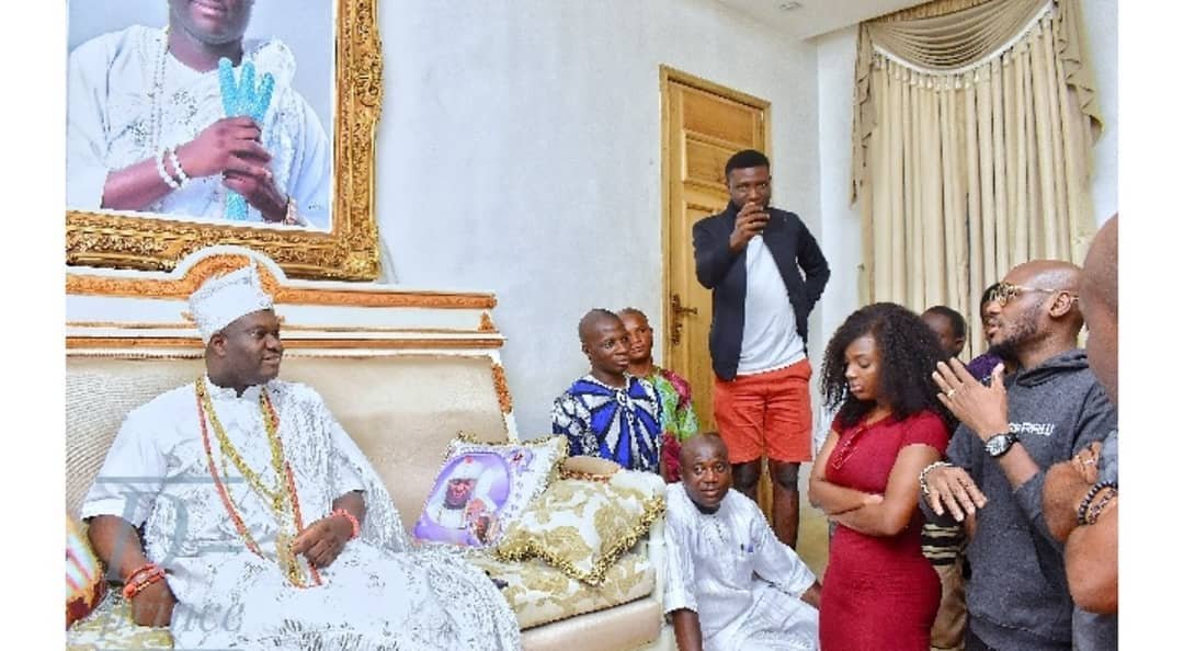 Ooni Prays For Tubaba And Wife Annie, Changes Singer’s Name To “Tubobo” (Photo)