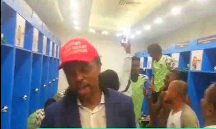 AFCON 2019: Kanu Nwankwo Dances with Super Eagles After Cameroon’s Defeat (Video)