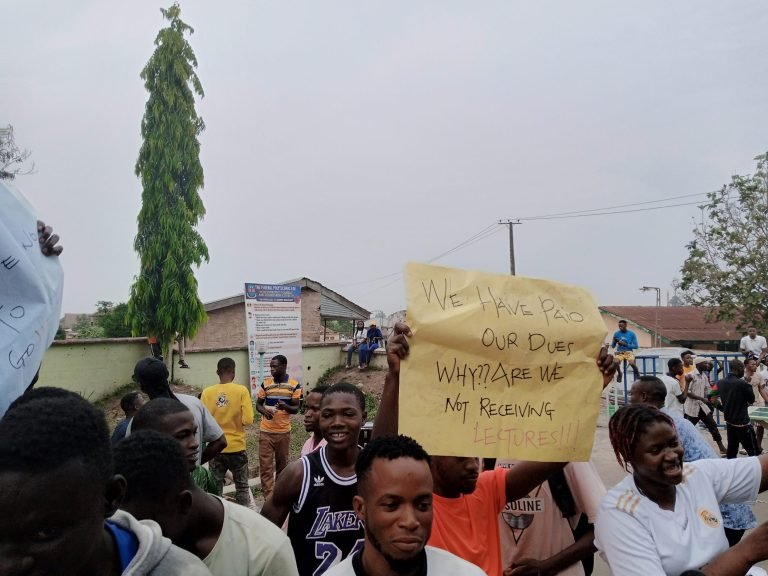 “Rector Must Go”, Ede Poly Students Chants in Protest