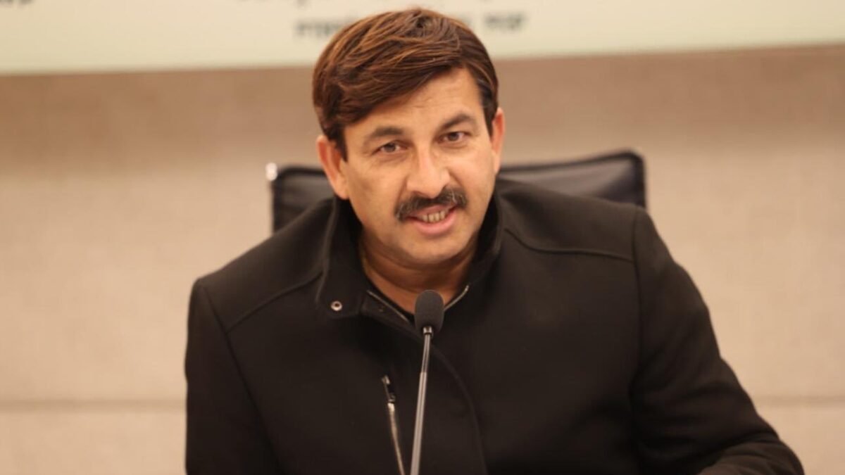 Manoj Tiwari Net Worth, Biography, Salary, Wife, Daughter, Parents, Height, Family, Party