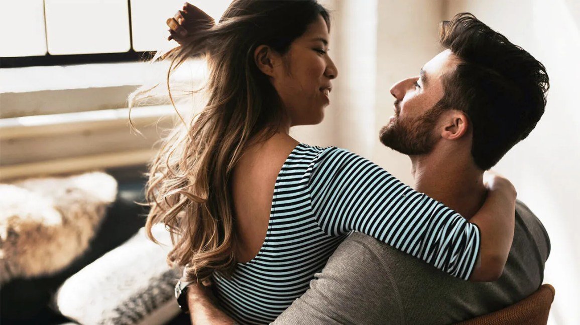 5 Yellow Flags In A Relationship, According To Experts