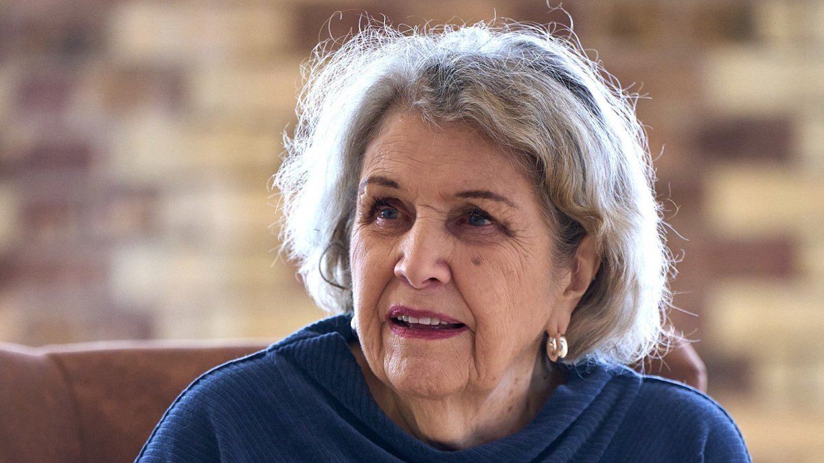 Anne Reid Biography: Age, Height, Movies, Husband, Children, Net Worth