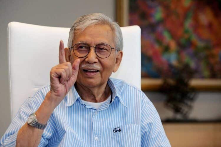 Tun Daim Biography: Age, Parents, Wife, Children, Net Worth