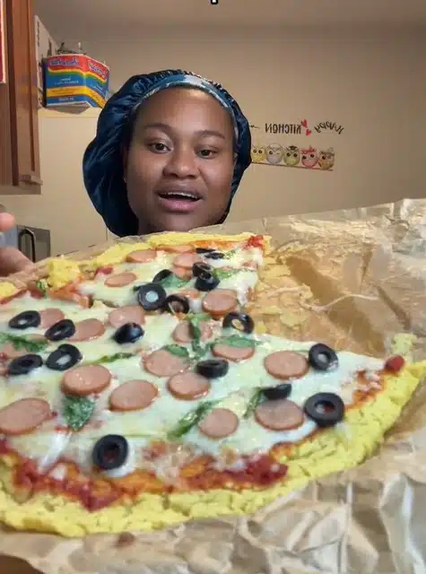 Nigerian Chef Leaves Many Drooling As She Makes ‘Garri Pizza’