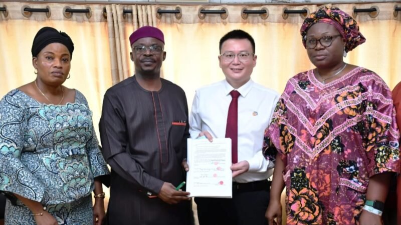 Oyo RAAMP Signs N16bn Contract for Construction of 68km Road Project